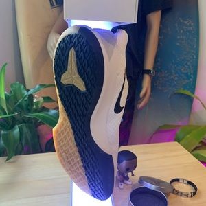 Levitate Your Kicks Display